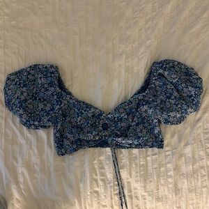 Wild Fable blue floral top - size small - WORN ONCE